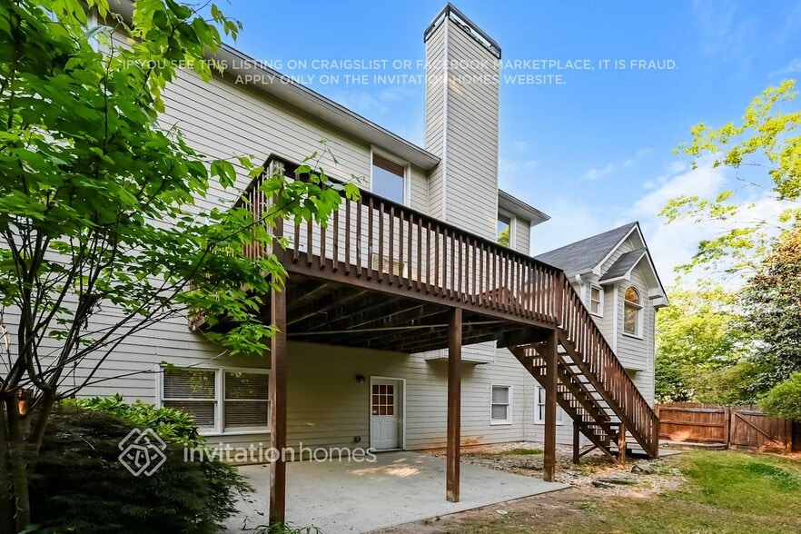 Building Photo - 913 Daylight Cir