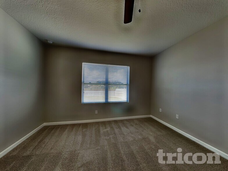 Building Photo - 4262 Roberta Dr