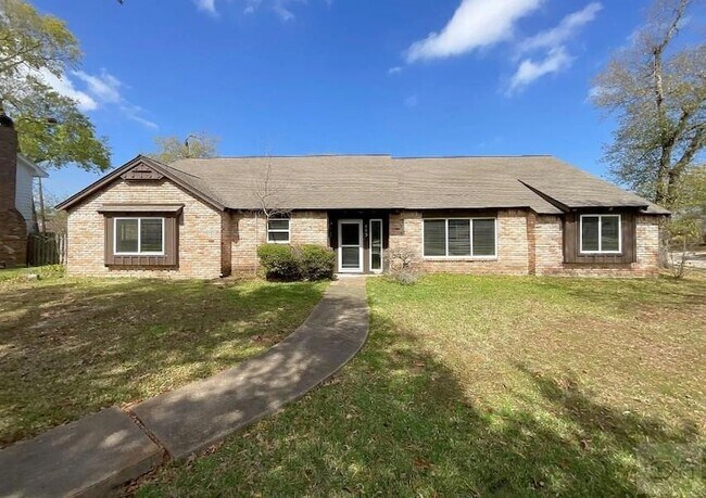 Building Photo - 443 Bayou View Dr