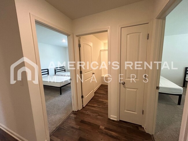Building Photo - 7213 Wilburton Ln