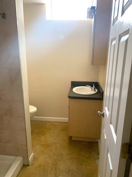 Building Photo - 74 Frankfort St