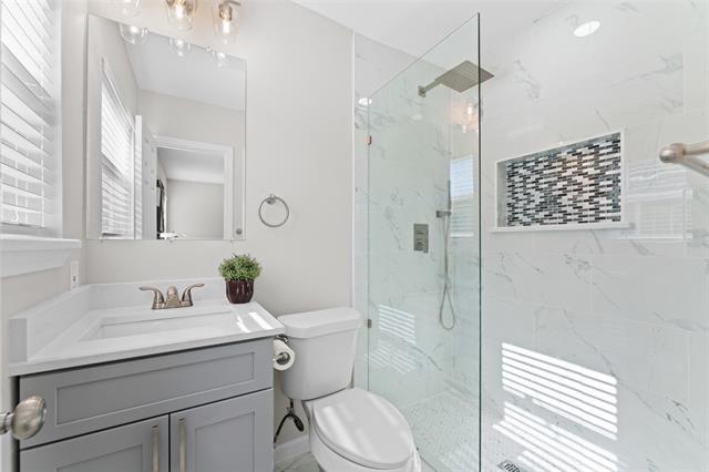 Building Photo - 10204 San Juan Ave