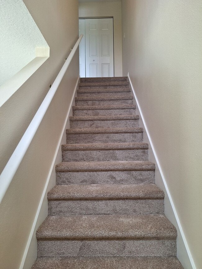 Building Photo - 3BR 2.5 BA LANDINGS AT SUGAR MILL TOWNHOME!