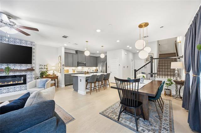 Building Photo - 7833 Bayside Dr