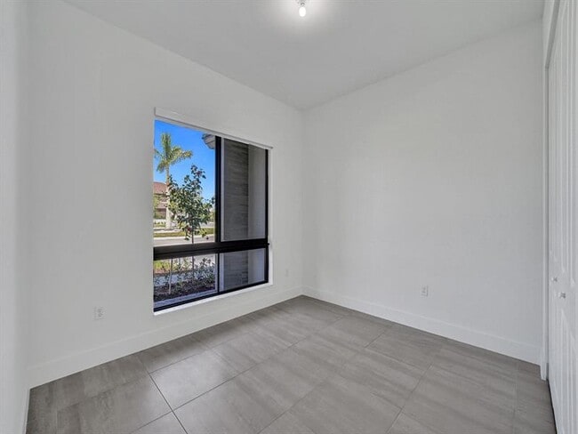 Building Photo - 5736 SW 104th Terrace