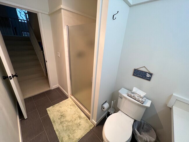 Building Photo - 15 Sulgrave Ln