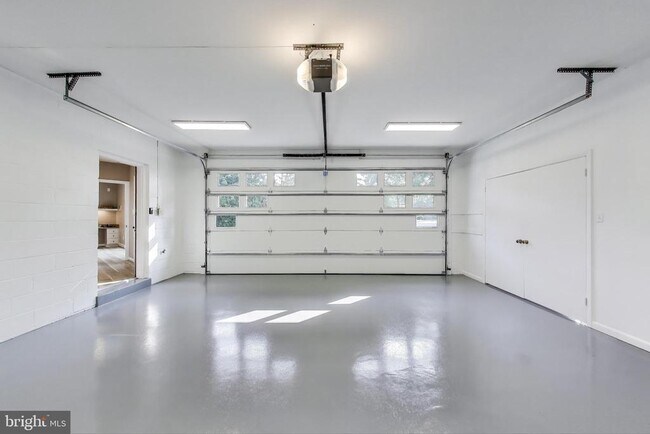 Building Photo - 1426 Carrington Ln
