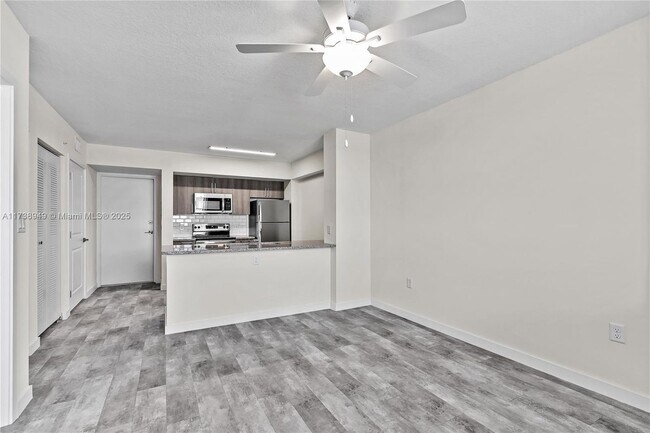 Building Photo - 400 NW 112th Ave