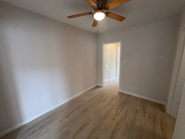 Building Photo - 1006 Studewood St