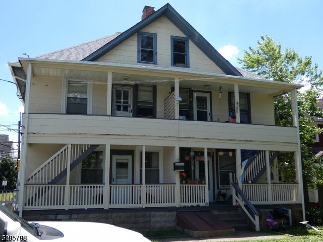 Building Photo - 199 E Main St