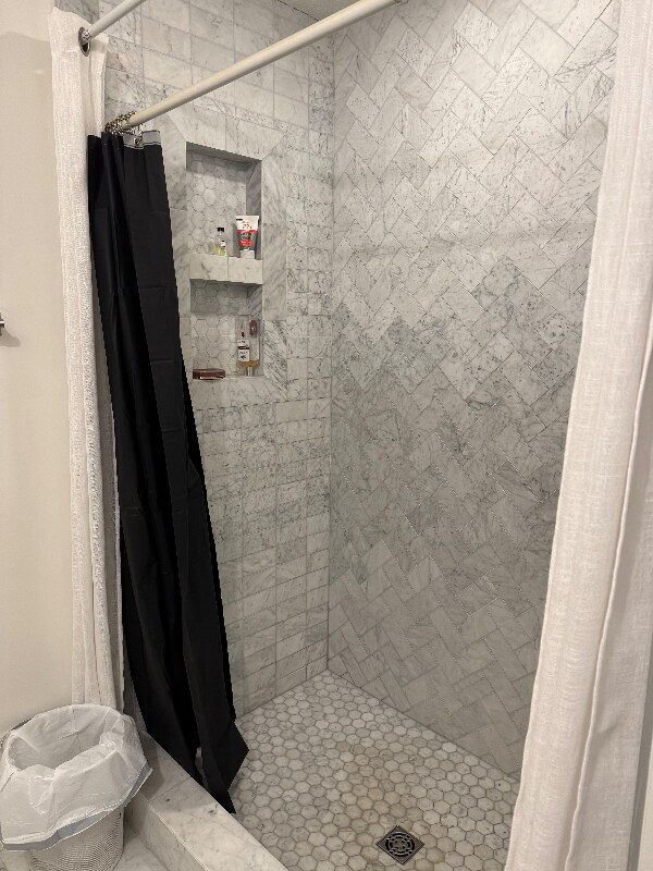 Building Photo - 128 Cedar Ln