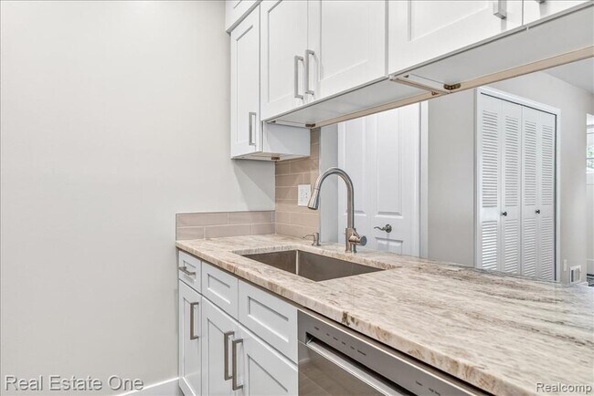Building Photo - 306 Roe St