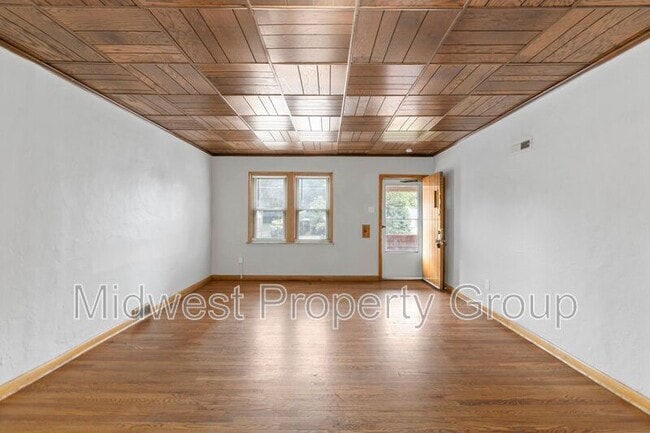Building Photo - 3417 Eminence Blvd