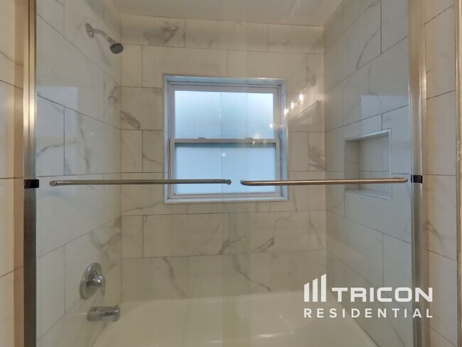 Building Photo - 7902 Oakstone Ct