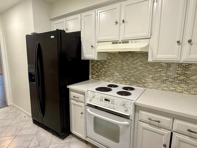 Building Photo - Spacious 3 Bedroom 3 Bath Home in NW OKC!!