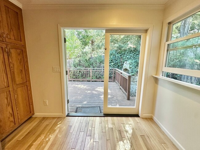 Building Photo - 9 Bungalow Ave
