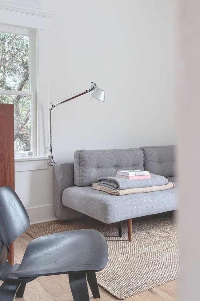 Building Photo - 1385 Allison Ave