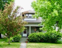 Building Photo - Cute Home with a detached garage