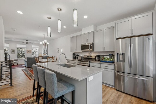 Building Photo - 11225 Beaker St