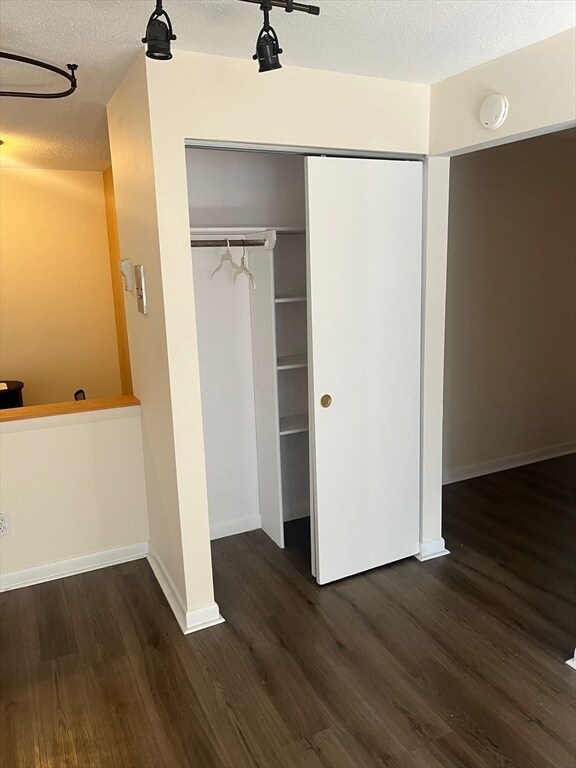 Building Photo - 131 Mellen St