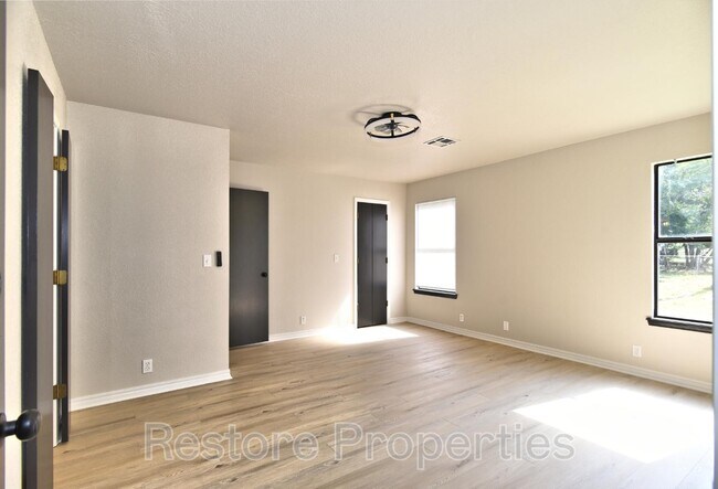 Building Photo - 1317 N 1st St