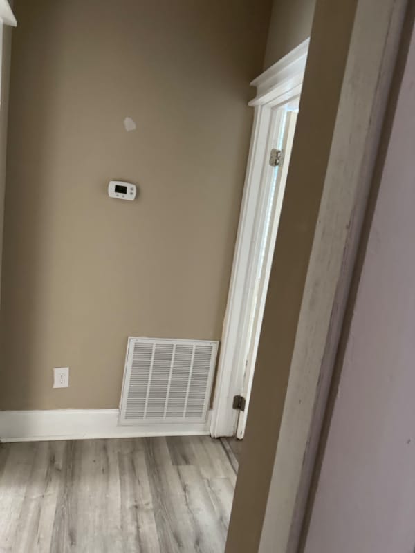 Building Photo - 14 Church St