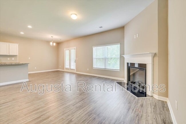 Building Photo - 5054 Vine Ln