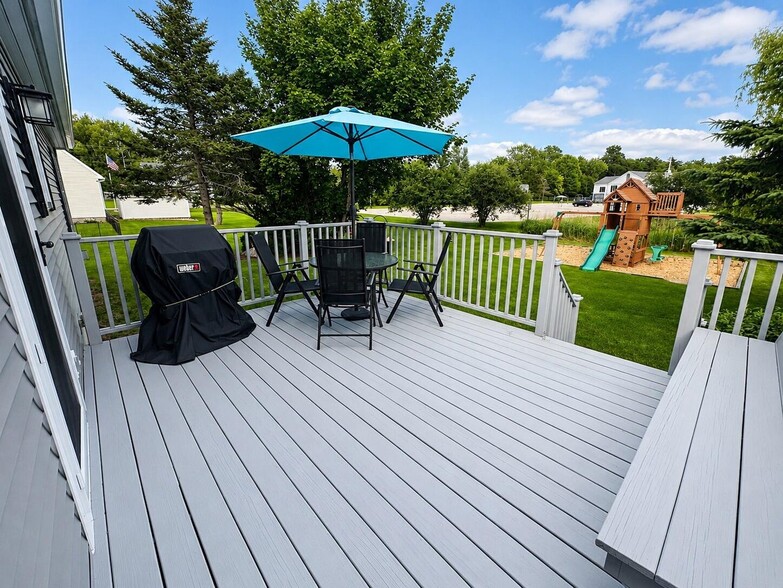 Deck - 5 Horseshoe Ln