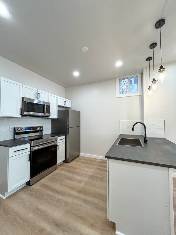 Building Photo - 3206 Dobson St