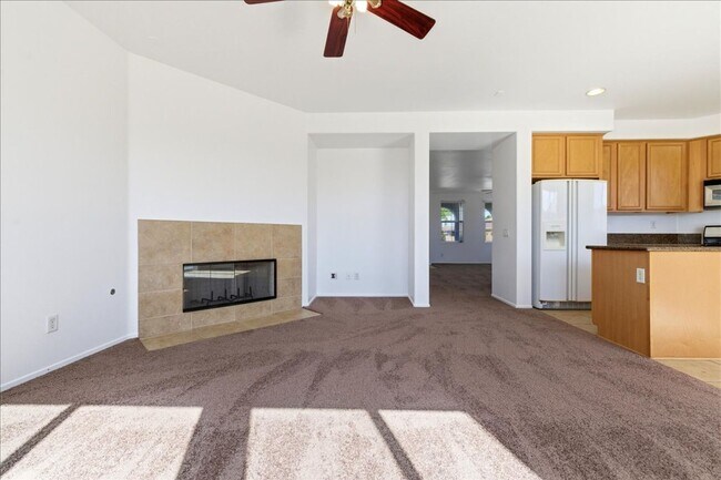 Building Photo - 4 Bed / 2.5 Bath Home at Talavera!