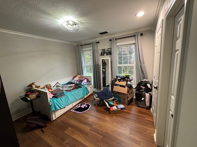 Building Photo - 4320 SW Gull Point Dr