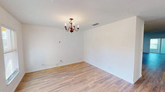 Building Photo - 4232 SW Winslow St