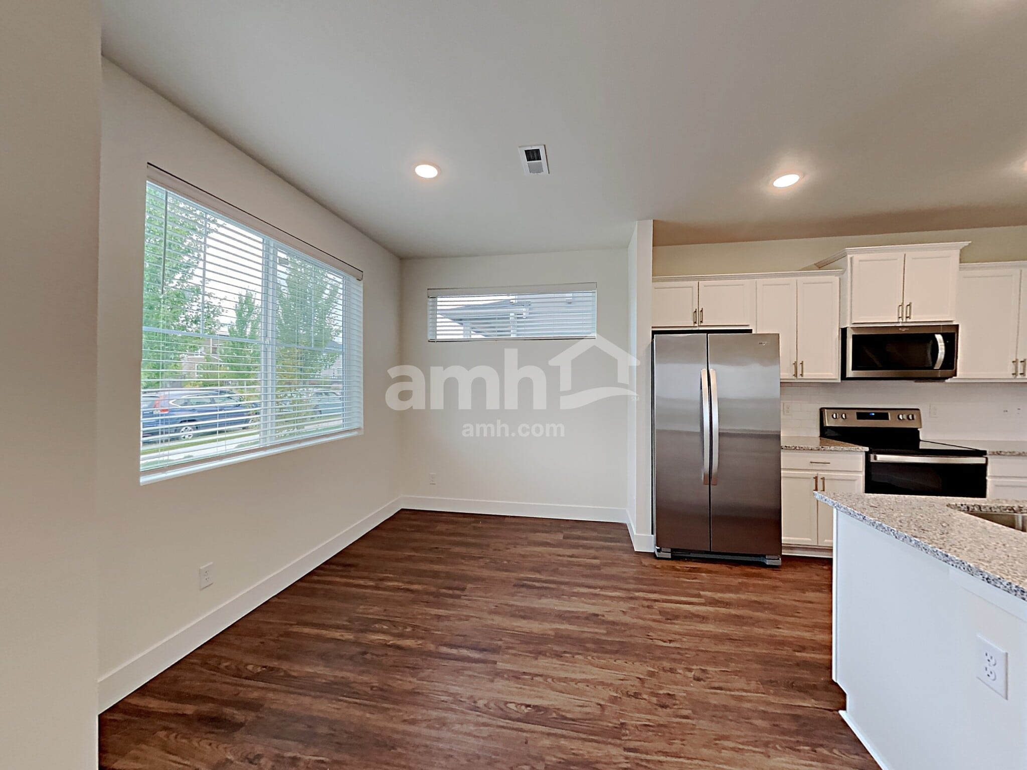 Building Photo - 23379 SE Dogwood St