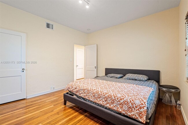 Building Photo - 46 Montilla Ave