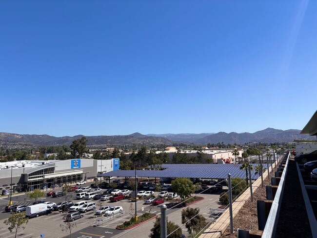 Building Photo - 2 Bed 2 Bath for Rent in Escondido