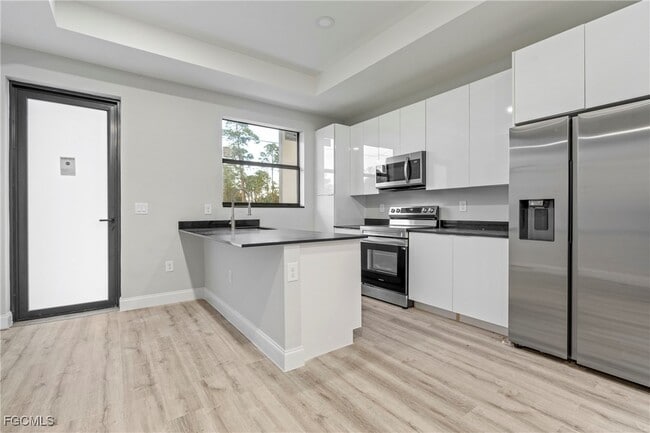 Building Photo - 1028 Milwaukee Blvd