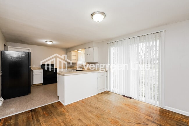 Building Photo - 5732 Cromley Dr