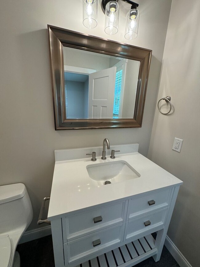 Building Photo - West AVL - Modern, 2-Bedroom Townhome