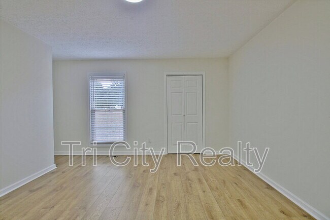 Building Photo - 150 Drennan Dr