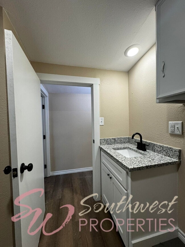 Building Photo - Newly Renovated 3 Bed / 2 Bath – Just 1 Mile from Tarleton!