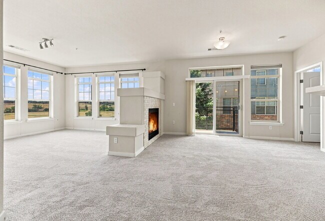 Building Photo - $2,195.95 - 2 bed, 2 bath Spacious Condo in Broomfield with AC and In Unit Laundry!