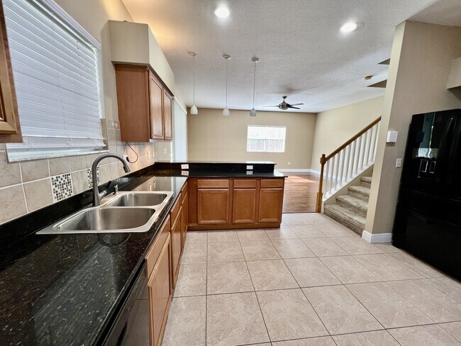 Building Photo - 10904 Summerton Dr