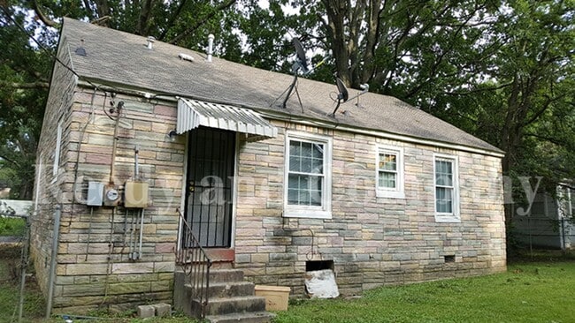 Building Photo - 1235 Dyer Pl