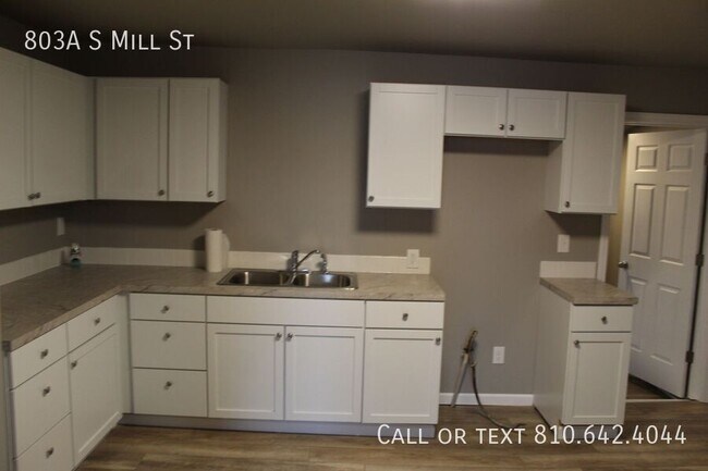 Building Photo - 803A S Mill St-