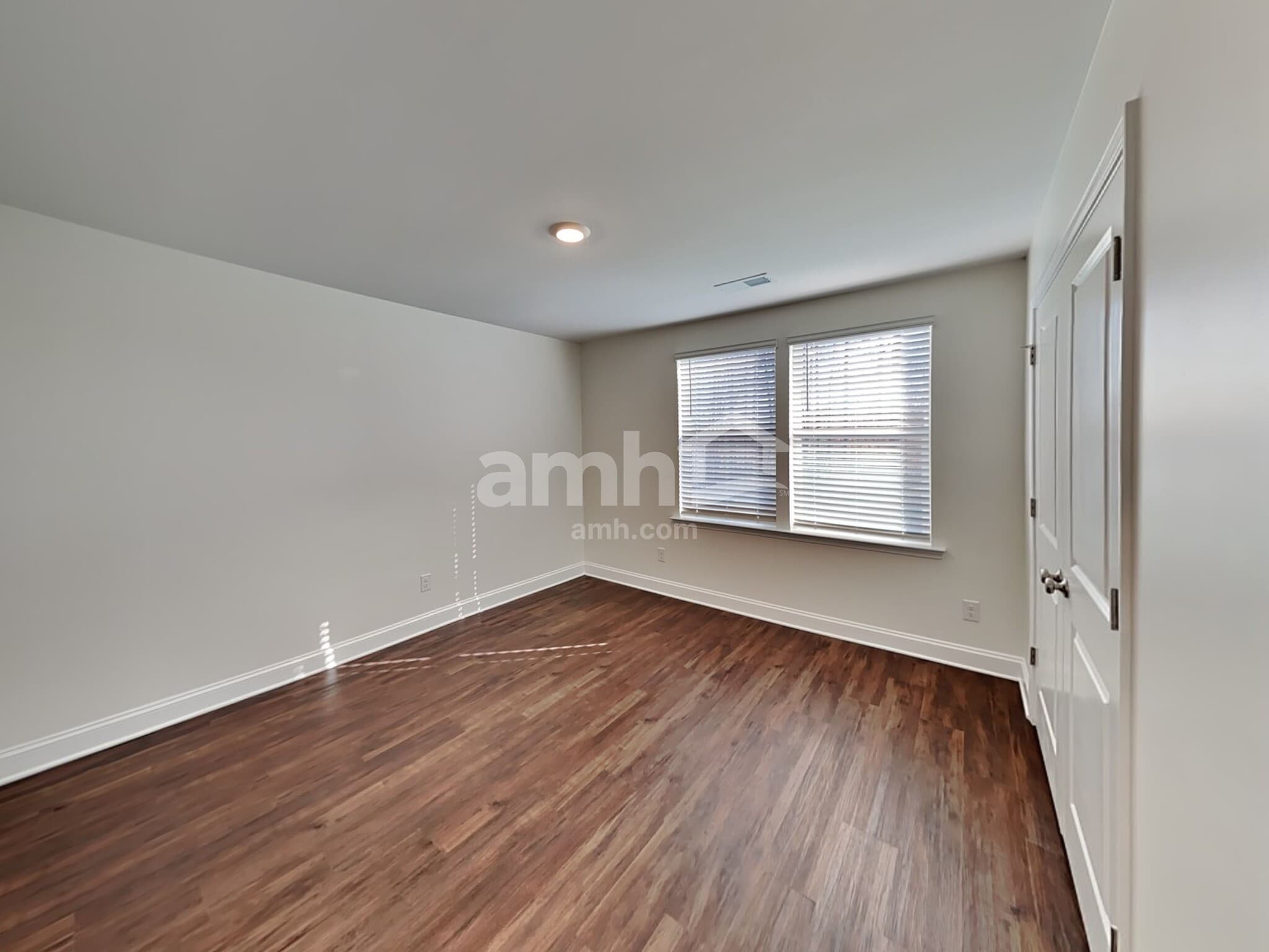 Building Photo - 616 Rivermist Dr