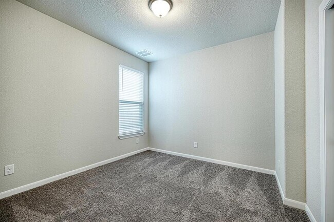 Building Photo - 7631 Europa Ave