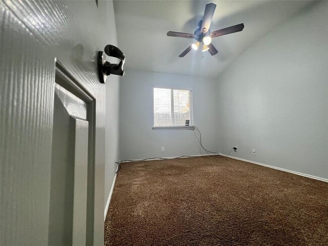 Building Photo - 309 Riverine Way