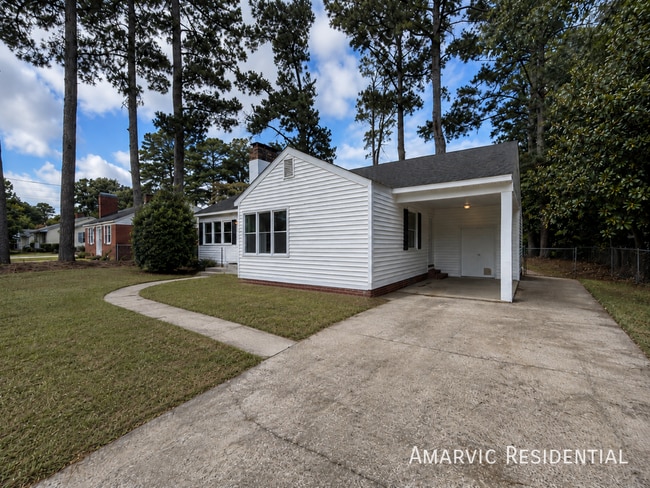 Building Photo - 807 Cameron Dr