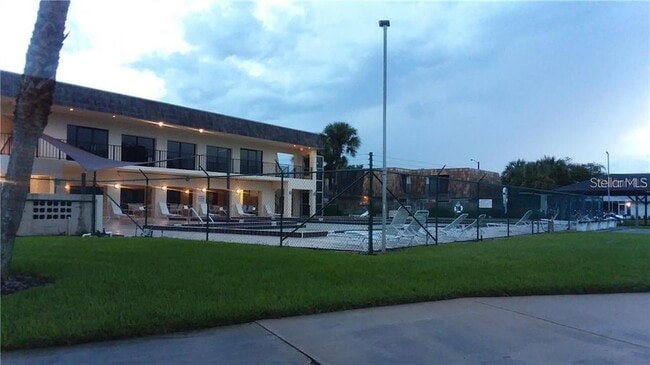 Building Photo - 2925 Poplar Ave