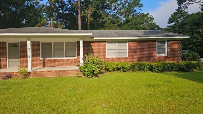 Building Photo - 2214 Jerry Jones Dr